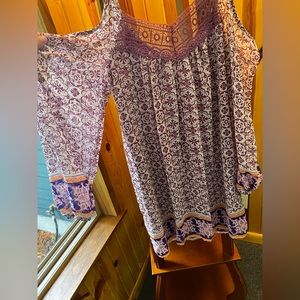 Fun dress. Multicolor. Long sleeve, exposed shoulder, mini length.